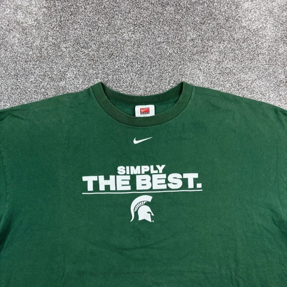 Nike measures 26